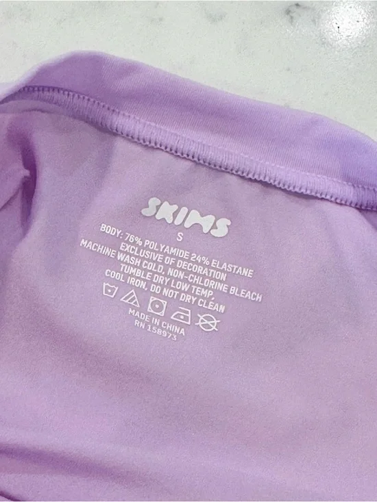 SKIMS Fits Everybody T-Shirt Lavender Size S Stretch Short Sleeve Top - Picture 6 of 6